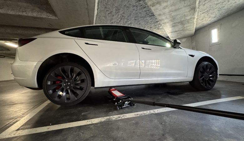 Cric Tesla Model 3 et Ya