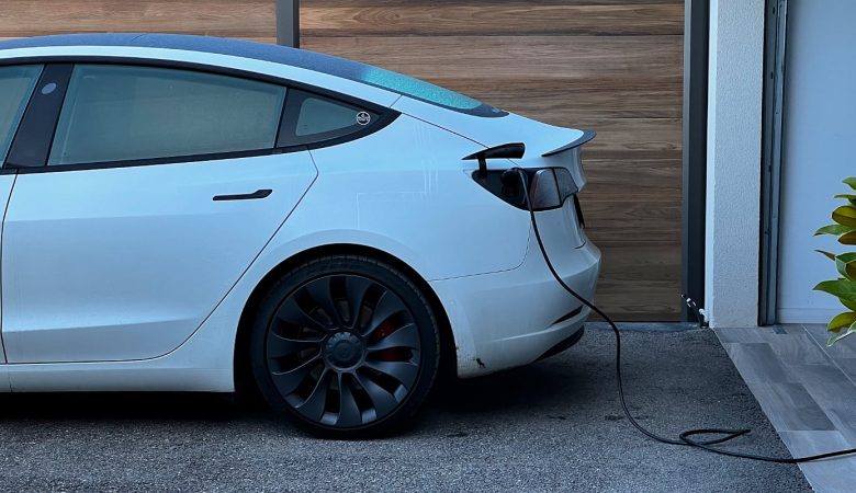 Recharge Tesla Wall Connector